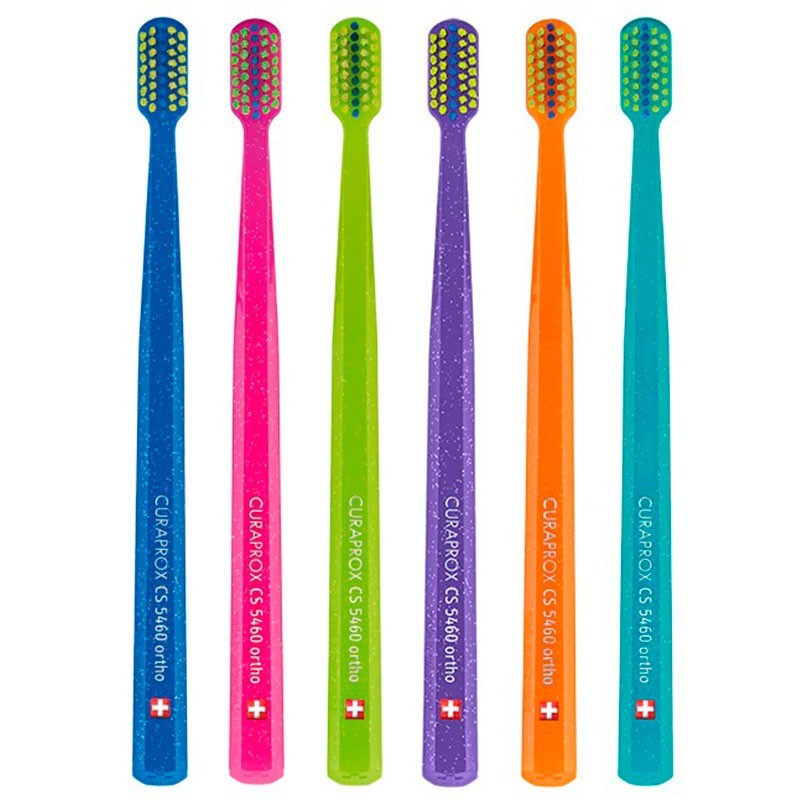 Ортодонтична зубна щітка CURAPROX SOFT ORTHO з заглибленням